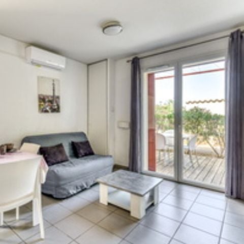 House 6 persons - 2-room house with sleeping area, sleeps 6, air-conditioned