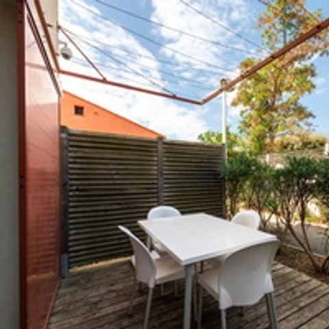 House 6 persons - 2-room house with sleeping area, sleeps 6, air-conditioned