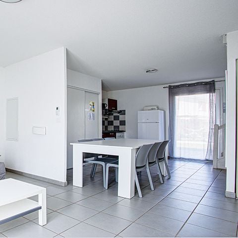 House 6 persons - 2 rooms with sleeping area sleeps 6