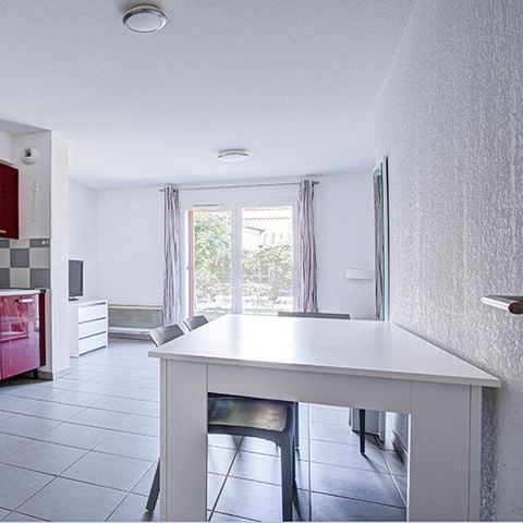House 8 persons - 3 rooms with sleeping area, sleeps 8, air-conditioned