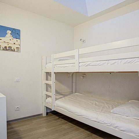 House 8 persons - 3 rooms with sleeping area, sleeps 8, air-conditioned