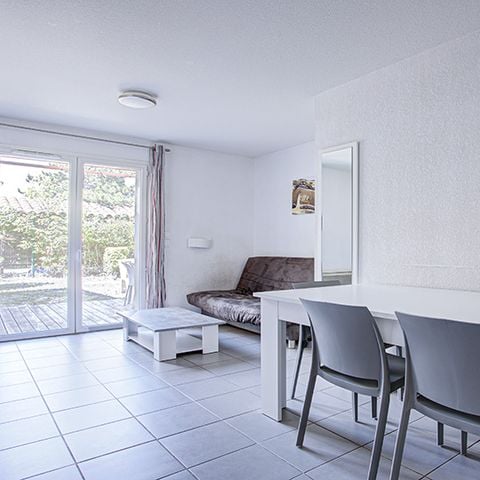 House 8 persons - 3 rooms with sleeping area, sleeps 8, air-conditioned