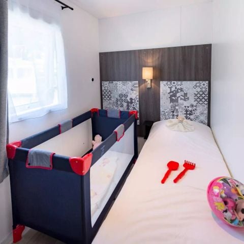 Stacaravan 6 personen - Stacaravan 4 Kamers 6 Personen + TV - 4 soleils