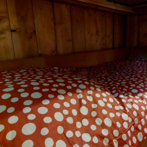 CANVAS AND WOOD TENT 6 people - including sanitary facilities