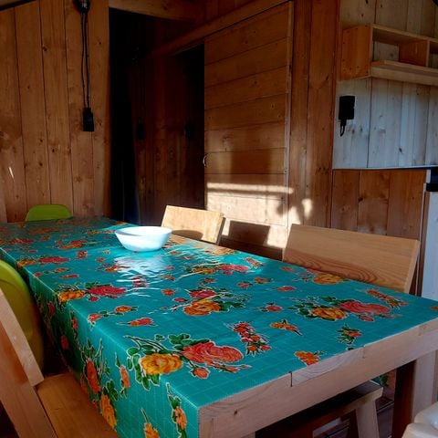 CANVAS AND WOOD TENT 6 people - including sanitary facilities