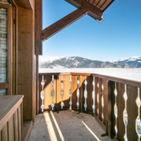 APARTMENT 6 people - 2-room flat with sleeping area sleeps 6