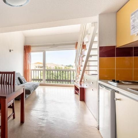 APPARTEMENT 4 personen - 2 kamers met zwembadzicht