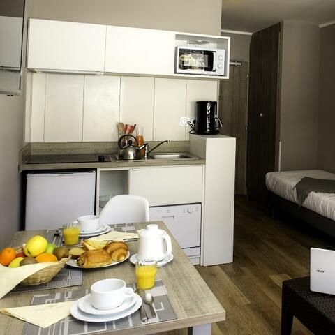 Studio 2 persons - ST2 with balcony (Bed and Breakfast)