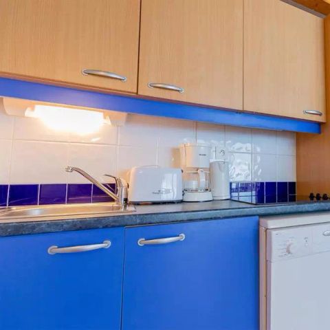 Apartment 7 persons - 2-room flat + mountain corner sleeps 7 with piste view