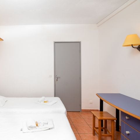 APARTMENT 4 people - 2 rooms superior 2P4P (Bed and Breakfast)