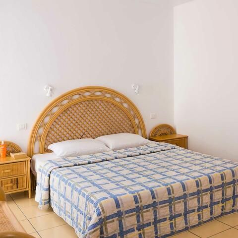 VILLA 8 people