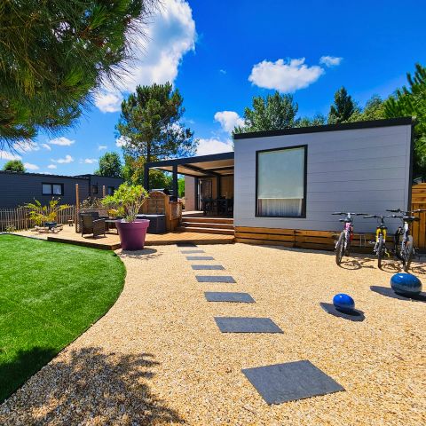 MOBILE HOME 8 people - ECOLODGE FAMILIAL (DF31) 3BED - 2BATH - AIR CONDITIONING - WIFI - SWIMMING POOL/JACUZZI - 2 TERRACES