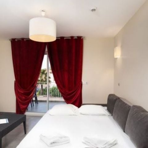 ESTUDIO 2 personas - Estudio 2 personas