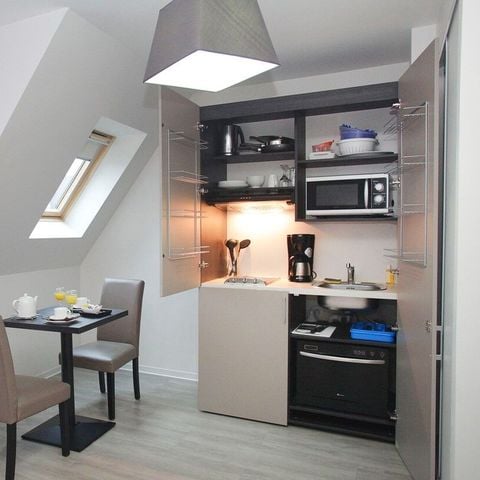APARTMENT 4 people