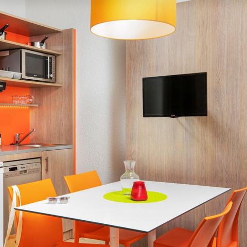 Apartment 4 persons - 2-room flat for 4 people (Bed and Breakfast)