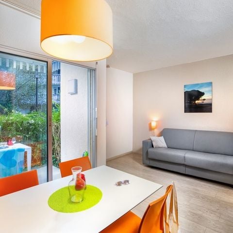 Apartment 4 persons - 2-room flat for 4 people (Bed and Breakfast)