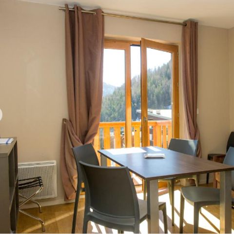 APARTMENT 6 people - Apartment 6 persons