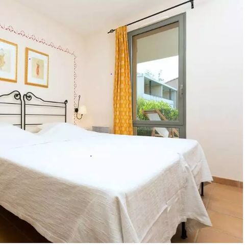 APARTMENT 4 people