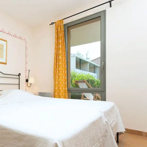 APARTMENT 4 people - Premium 2-room flat sleeps 4 - Air-conditioned