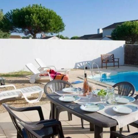 VILLA 4 people