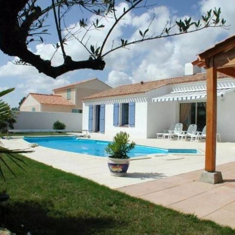 VILLA 6 people