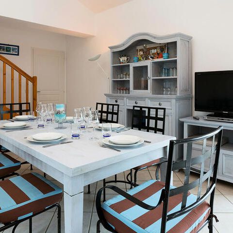 VILLA 6 people