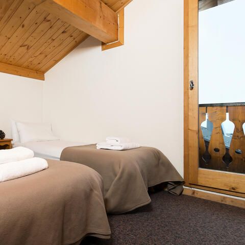 CHALET 10 people