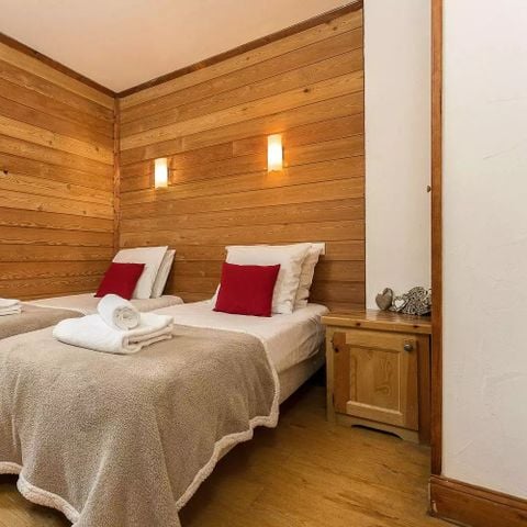 Madame Vacances - La Résidence Les Chalets de L'Altiport   - Camping Isère - Image N°3