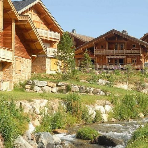 La Résidence Les Chalets de L'Altiport   - Camping Isère