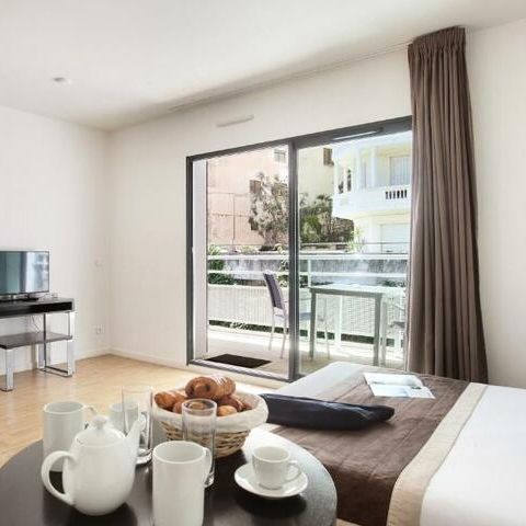 STUDIO 3 people - Cosy Nights