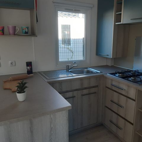 Stacaravan 6 personen - 005 (3 slaapkamers, 2 doucheruimtes) - Airconditioning, TV, Vaatwasmachine, Wasmachine - Terras