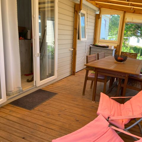 BUNGALOW 6 personnes - 005 (3 chambres, 2 salle d'eau) - Clim, TV, Lave-vaisselle, Lave-linge - Terrasse