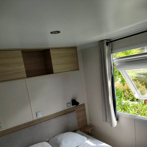 Mobilheim 8 personen - 008 (3 Zimmer, 2 Duschräume) - Klimaanlage, Fernseher, Geschirrspülmaschine - Überdachte Terrasse
