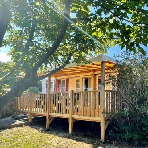 Mobilheim 8 Personen - 010 (3 Zimmer, 2 Duschräume) - Klimaanlage, Fernseher, Geschirrspülmaschine - Überdachte Terrasse