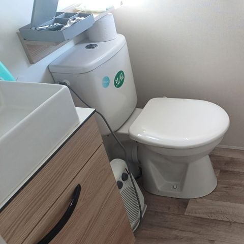 Mobile home 6 persons - 009 (3 bedrooms, 2 shower rooms) - Air conditioning, TV, Dishwasher - Covered terrace