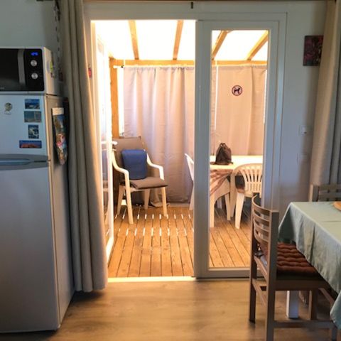 MOBILHOME 6 personas - 3 dormitorios - 2 cuartos de ducha - (Aire acondicionado, TV, lavadora) - Terraza cubierta