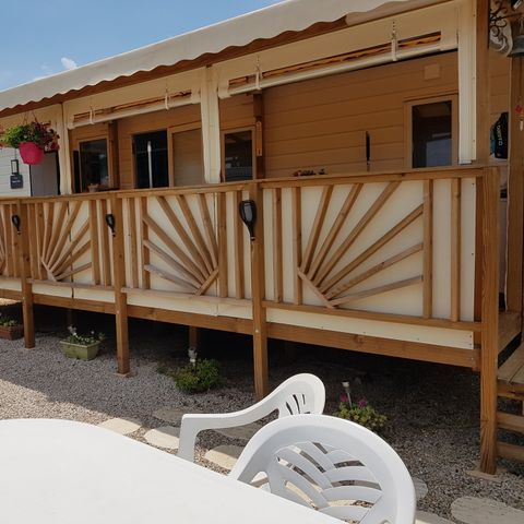 MOBILHOME 5 personas - 2 dormitorios - 1 cuarto de ducha - (Aire acondicionado, TV, Lavavajillas, Lavadora) - Terraza cubierta cerrada - 011