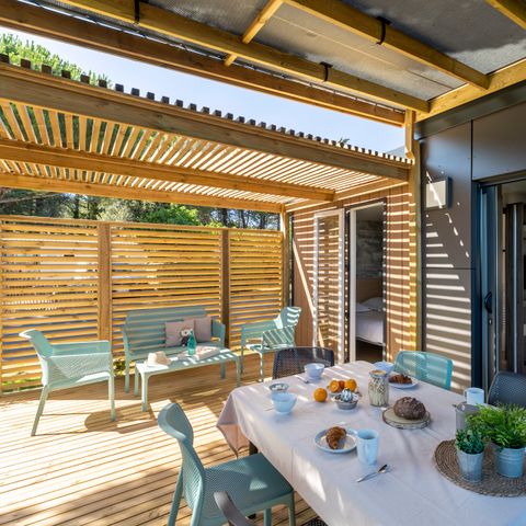 Stacaravan 6 personen - EXCLUSIEF 3 slaapkamer Jacuzzi met master suite