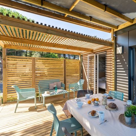 Stacaravan 6 personen - EXCLUSIEF 3 slaapkamer Jacuzzi met master suite