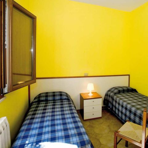 APARTMENT 4 people
