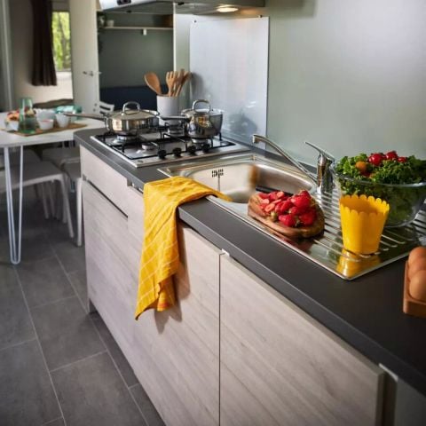 Stacaravan 5 personen - Vakantiehuisje met 3 kamers voor 4/5 personen, met airconditioning en tv