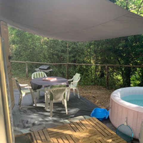 Wohnwagen 4 Personen - 4 Personen und Jacuzzi - NordiK