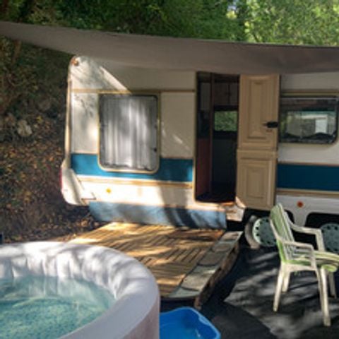 Wohnwagen 4 Personen - 4 Personen und Jacuzzi - NordiK