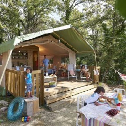 Tente en toile et en bois 4 personnes - Safaritent Trendy avec salle de bain