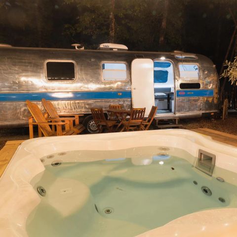Caravan 4 persons - Airstream