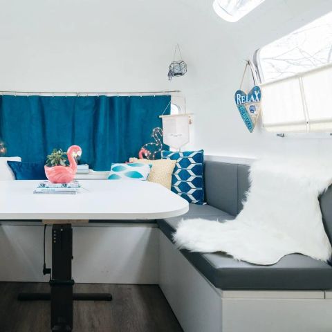 Caravan 4 persons - Airstream