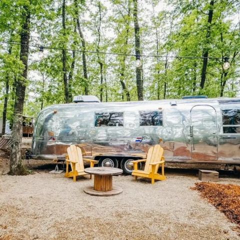 Caravan 4 persons - Airstream