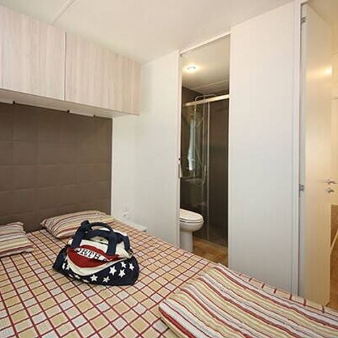 Mobile home 4 persons - Mobile-home | Comfort | 2 Bedrooms | 4 Pers. | Raised terrace | Air-con.