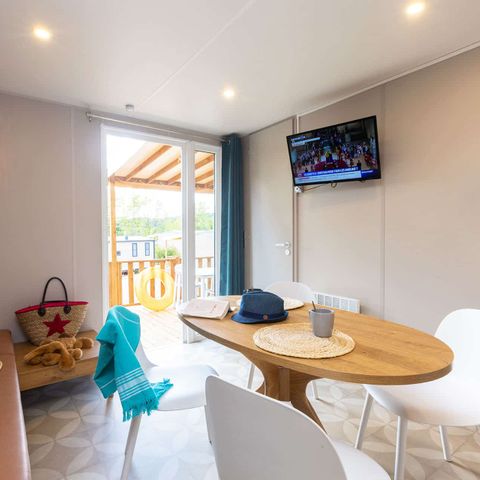 Mobile home 4 persons - 33m² Comfort Cottage – 2 bedrooms + semi-covered terrace + TV + 2 bathrooms + lake view – sleeps 4