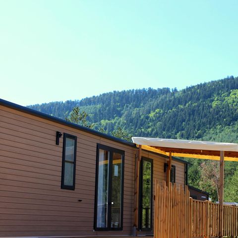 CASA MOBILE 6 persone - Cottage Comfort da 40 m² - 3 camere da letto + terrazza semicoperta + TV + 2 bagni + vista sul lago - 6 persone